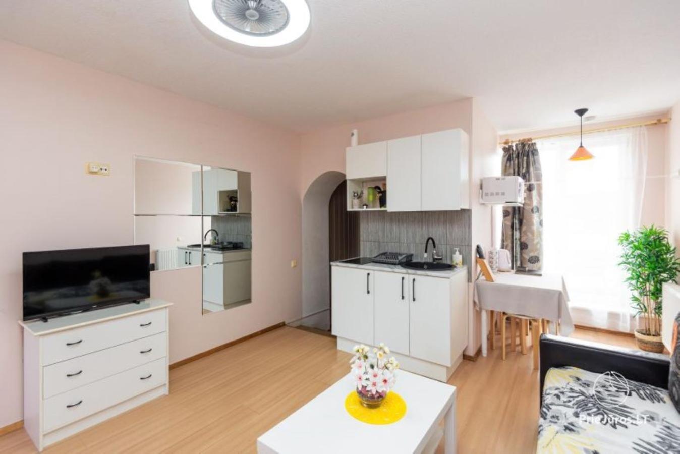 Apartamentai Pas Regina Паланга Екстериор снимка