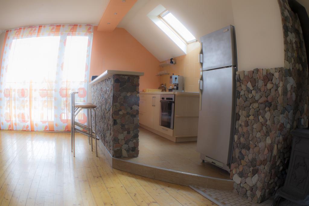 Apartamentai Pas Regina Паланга Стая снимка